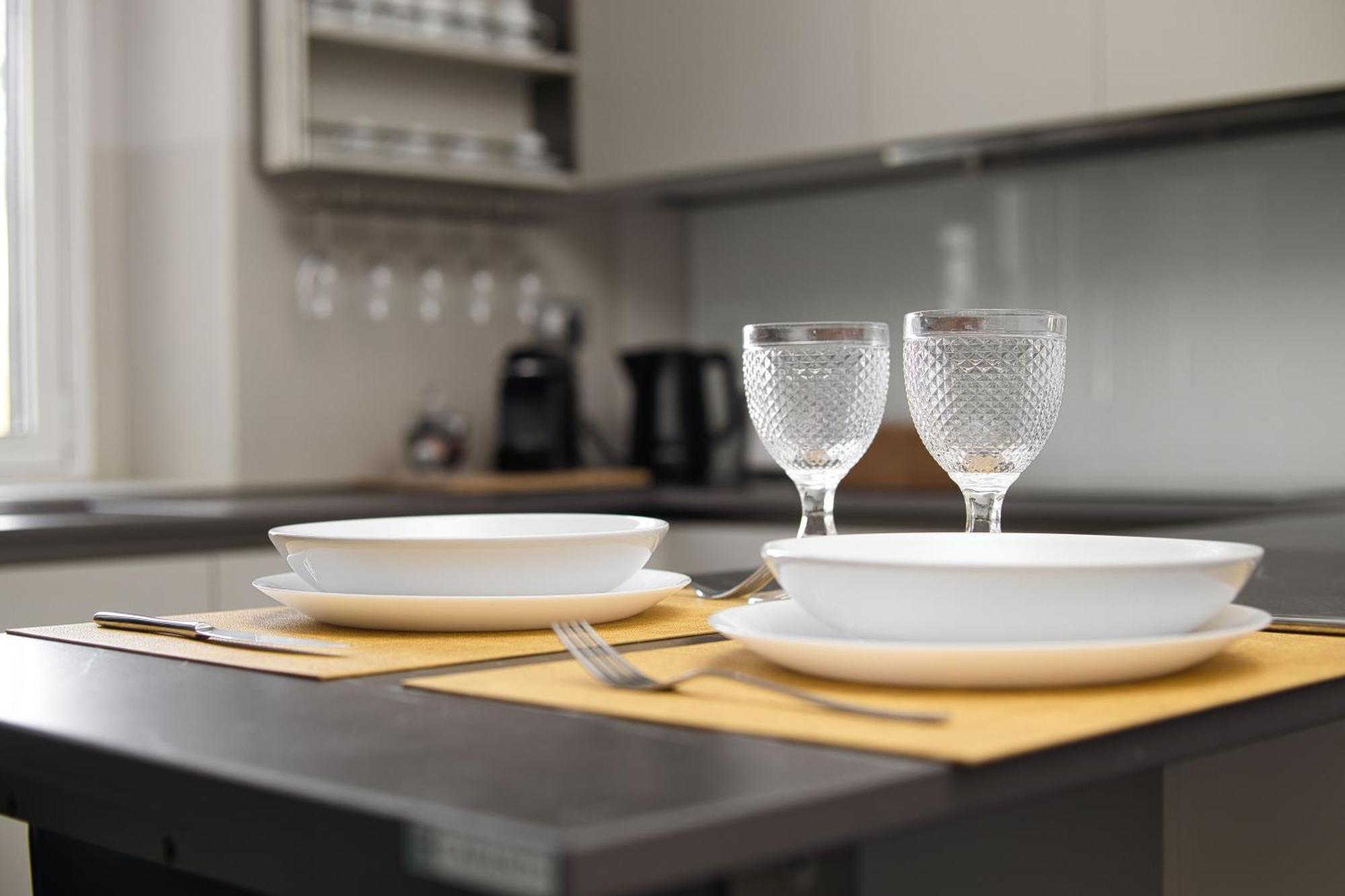 Navigli, 90 Square Meters, Free Parking Ripa Ticinese * Milaan