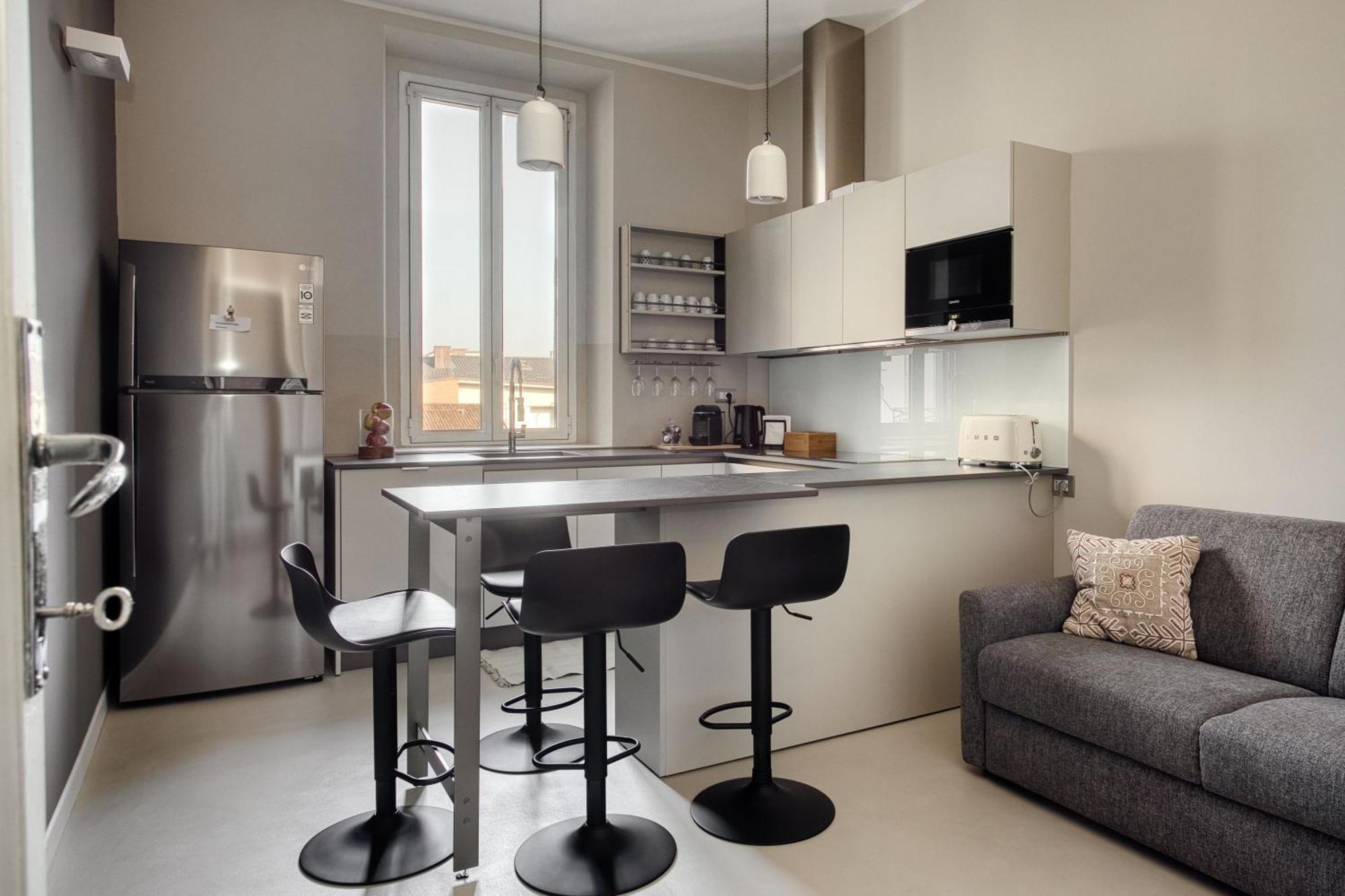 Navigli, 90 Square Meters, Free Parking Ripa Ticinese Appartement *
