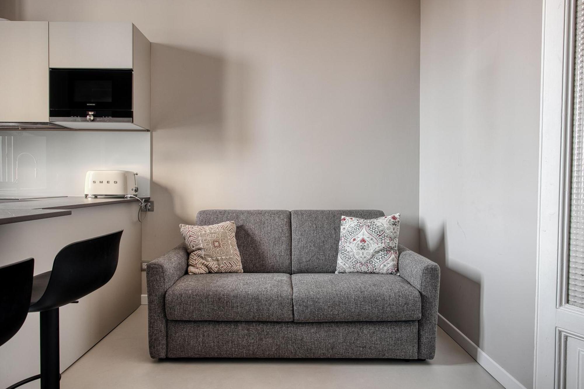 Navigli, 90 Square Meters, Free Parking Ripa Ticinese Milaan